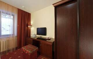 Гостиница Корона Казань Двухместный номер с 2 отдельными кроватями, вид на город-4